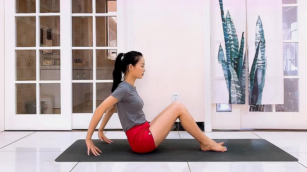 睡前一个动作暴瘦全身不花钱 睡前一个动作暴