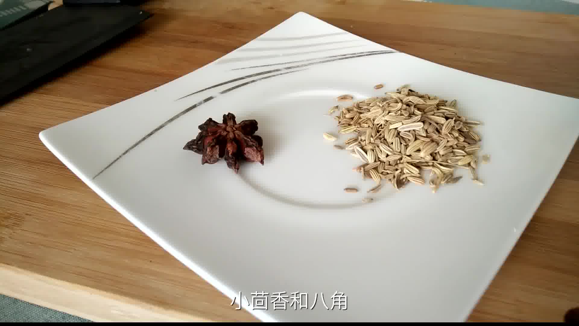小茴香,牛尾,小米椒孜然,再放入煸炒放入2分钟,翻炒羊肉粉02:44大连到哪买洋葱骨?图片