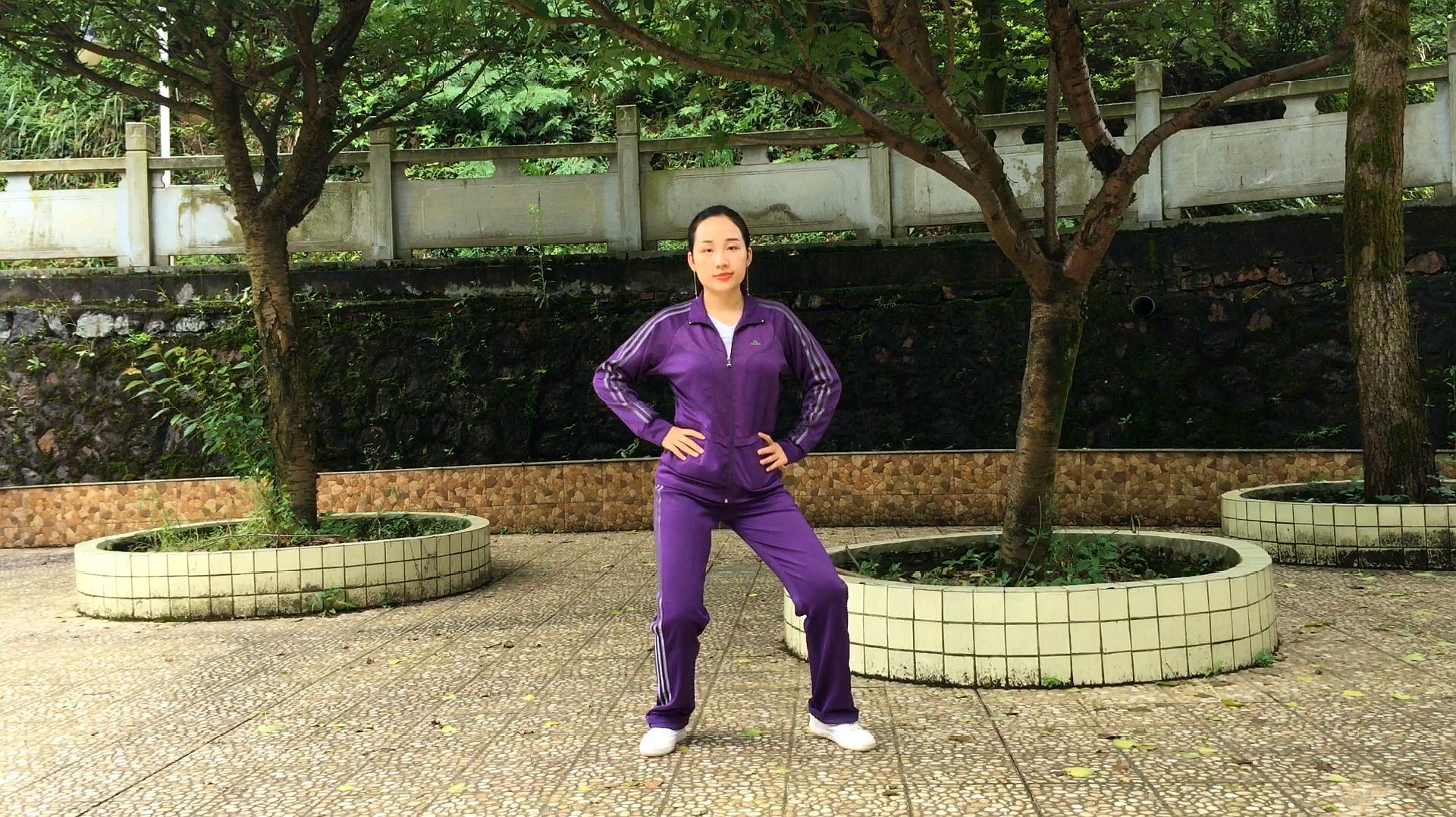 29瘦腿:好看动作-这样v瘦腿坚持快,1个视频每天比较80次,轻松a瘦腿瘦先减脂再来源操图片