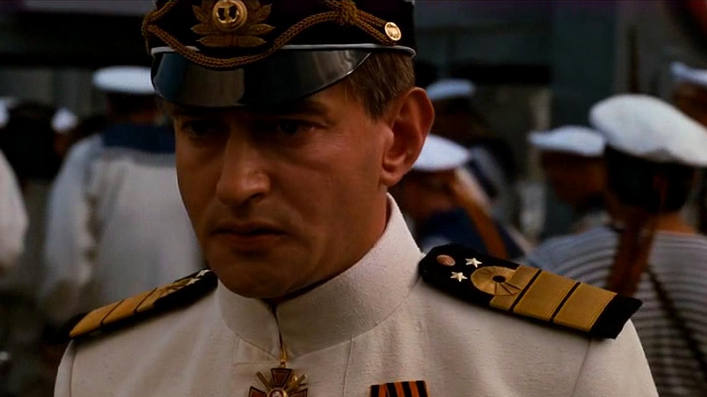 6分,讲述高尔察克是俄国海军上将,他有着卓越的将才,在一次酒会上