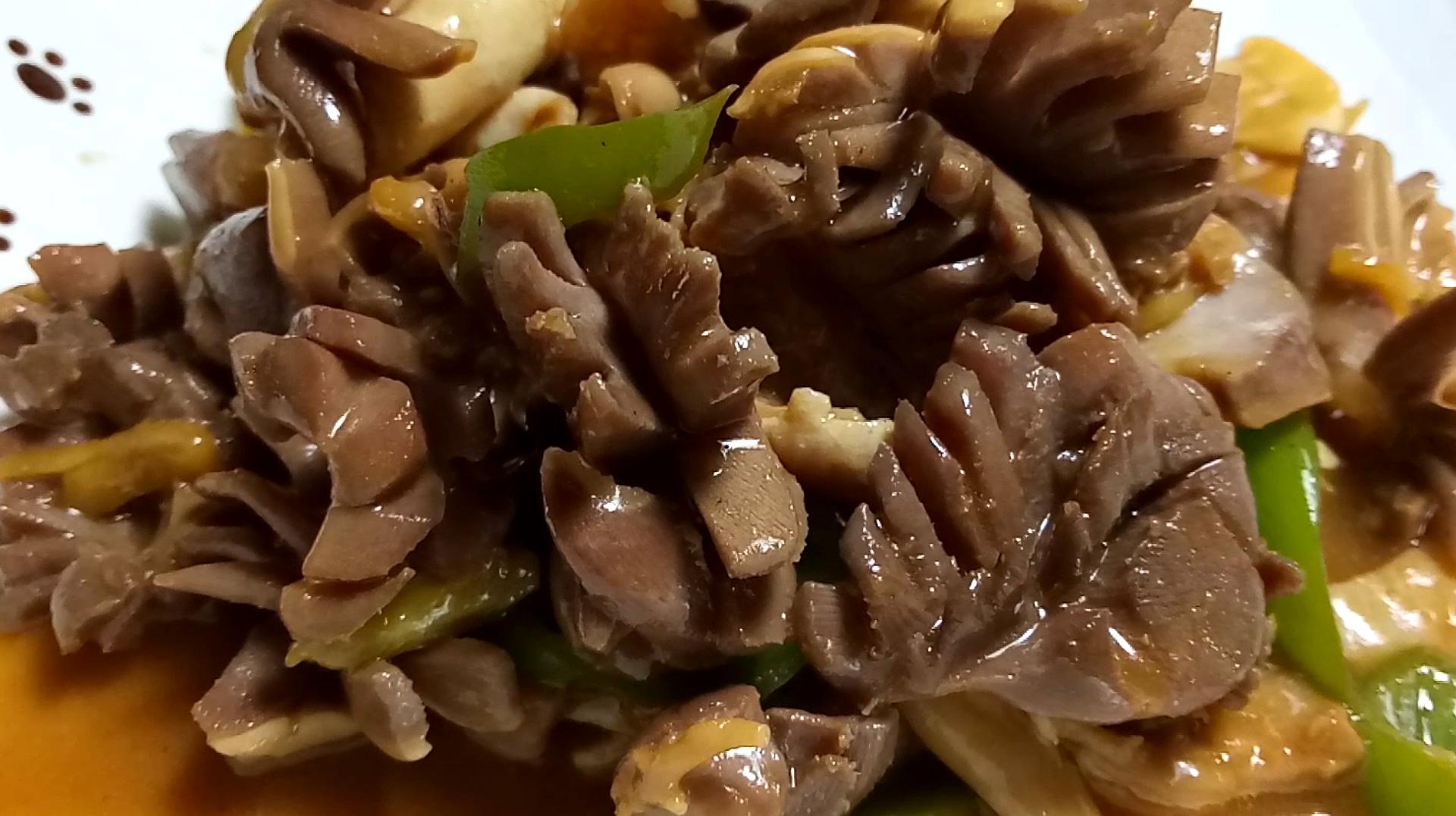 鸭胗炒青椒的做法,简单家常,开胃好吃,一顿1斤都不够吃