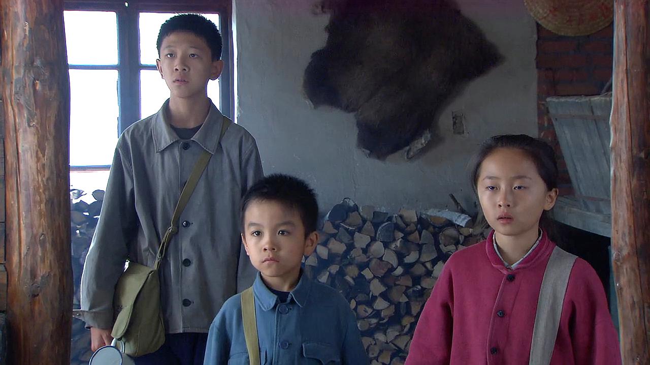 温情剧《养父的花样年华》片段合集,养父和非亲生孩子的真情故事