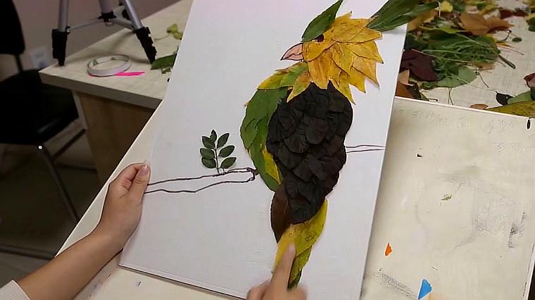 秋天树叶贴画怎么制作