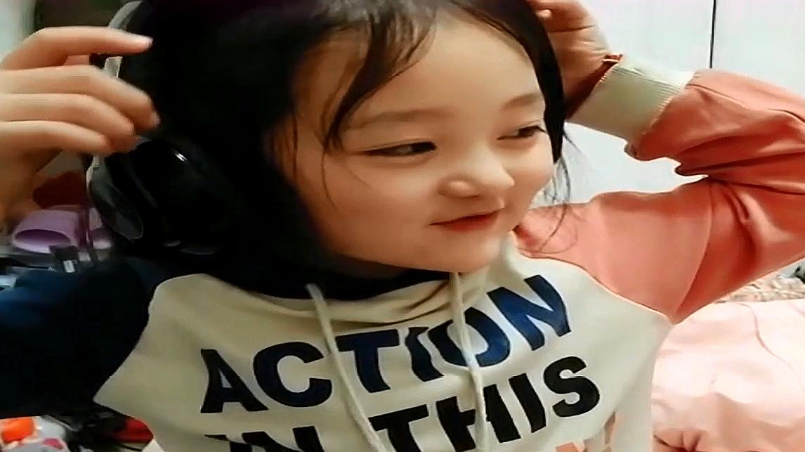 我家小萌宝:笑的我肚子疼