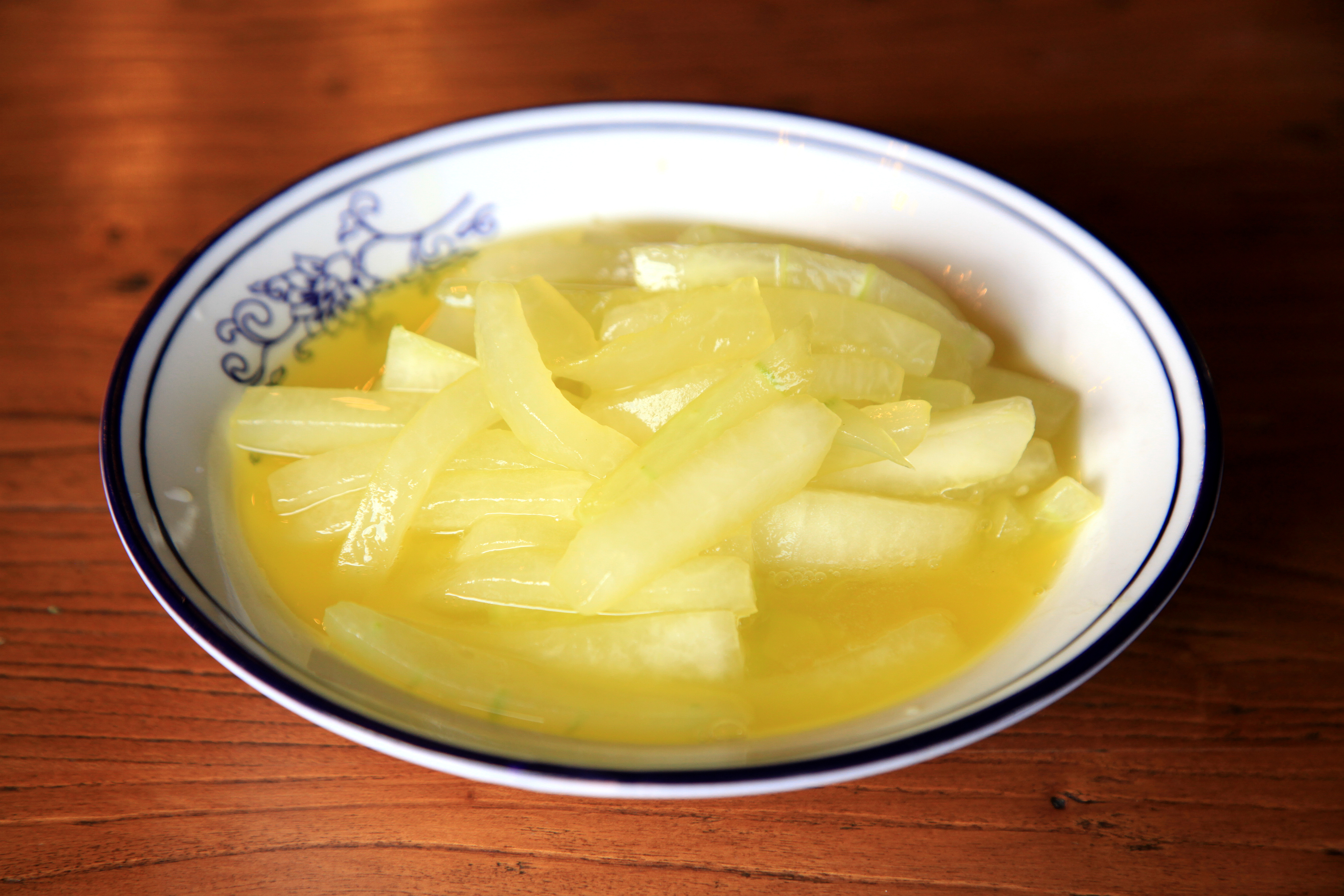 大厨教你做柠檬冬瓜条,简单几步就做好了,味道非常棒!