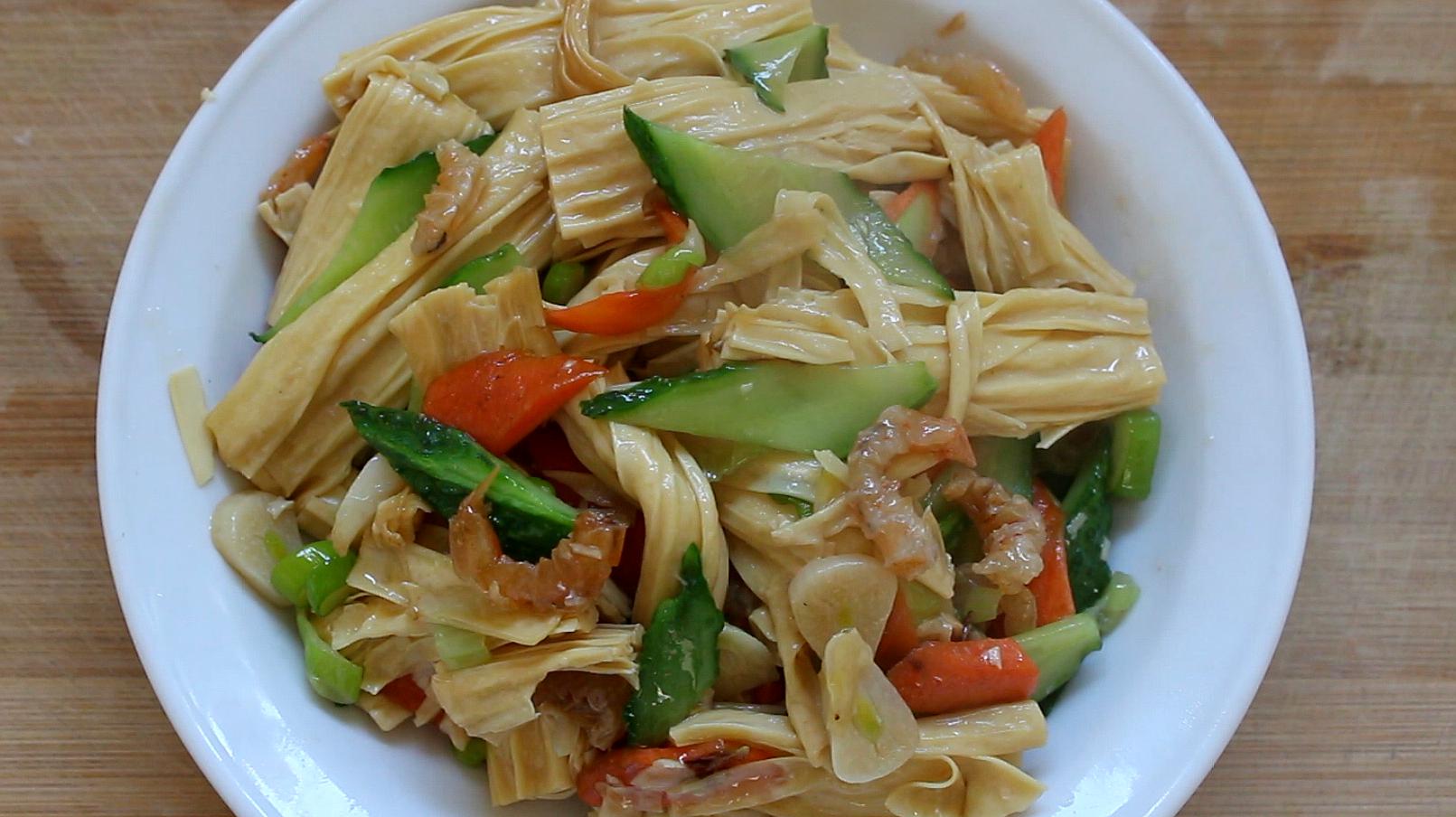 腐竹炒海米的简单做法,这样做好吃美味,非常下饭,分分钟学会!