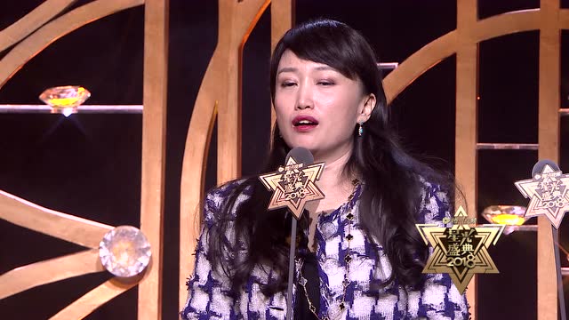 李芳芳(《无问西东》导演)获得"年度电影导演"荣誉