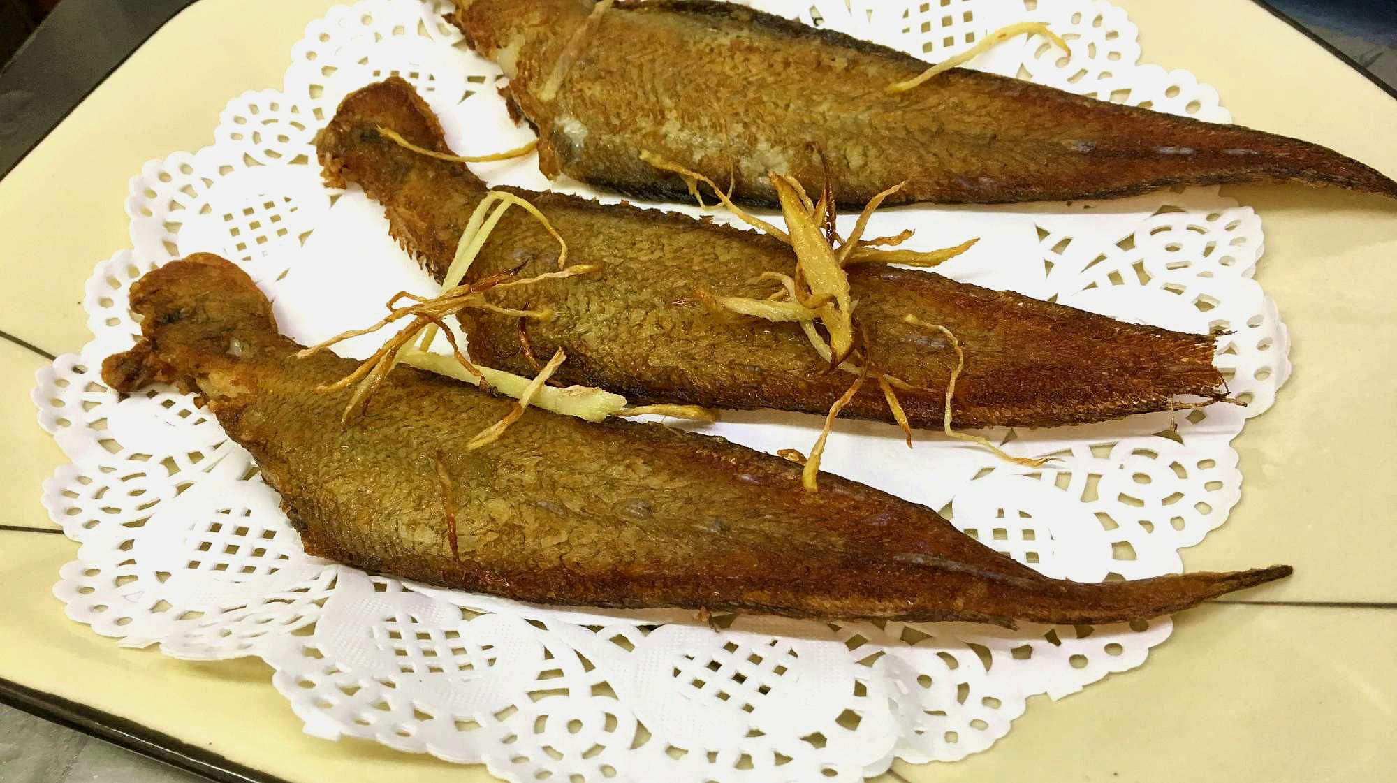 厨师分享一道香煎鱼,多一步腌制,出锅外酥炉嫩,满口香