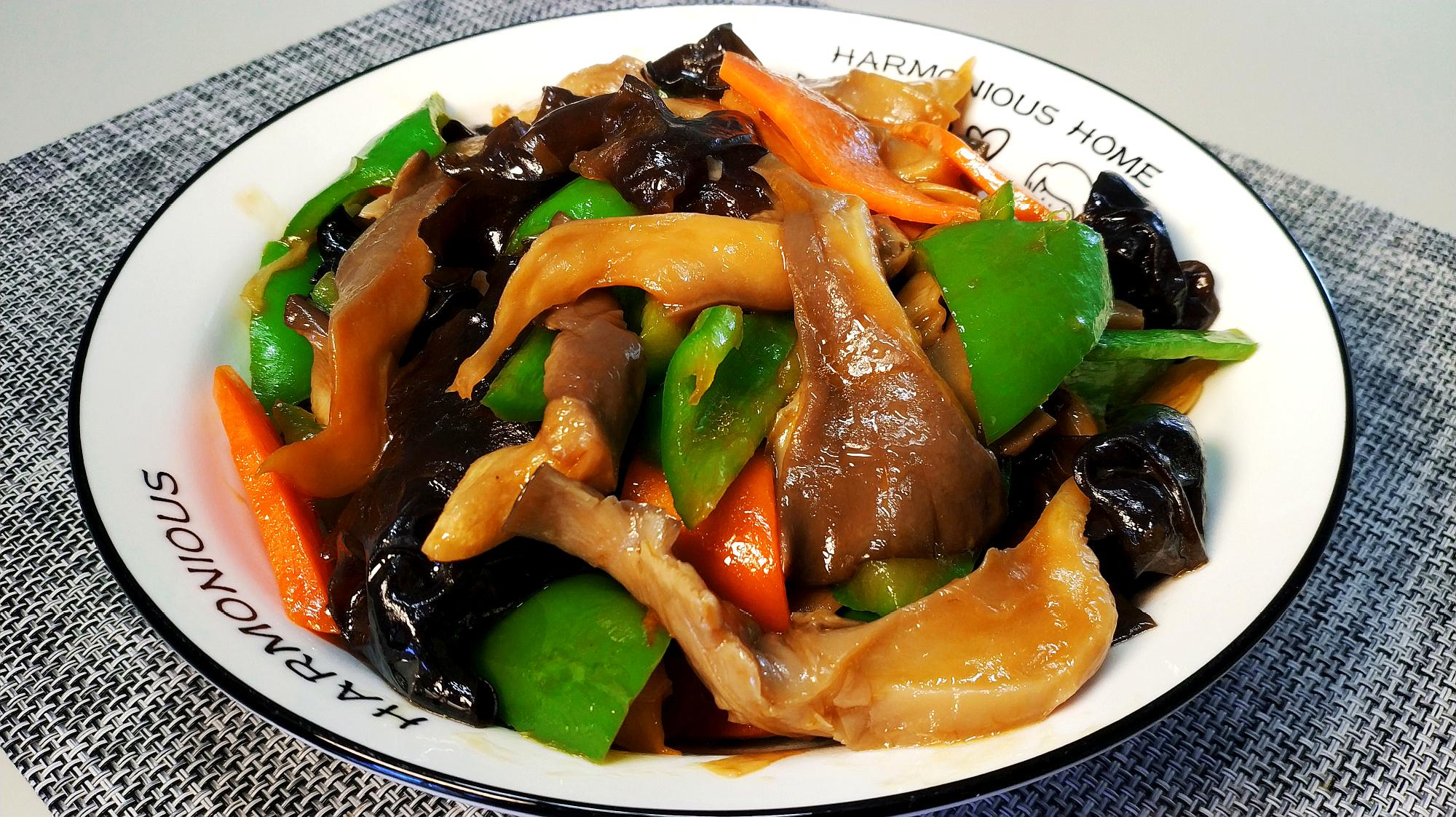 素炒平菇,不放肉一样好吃,试试这个做法,不带一点荤,越吃越香