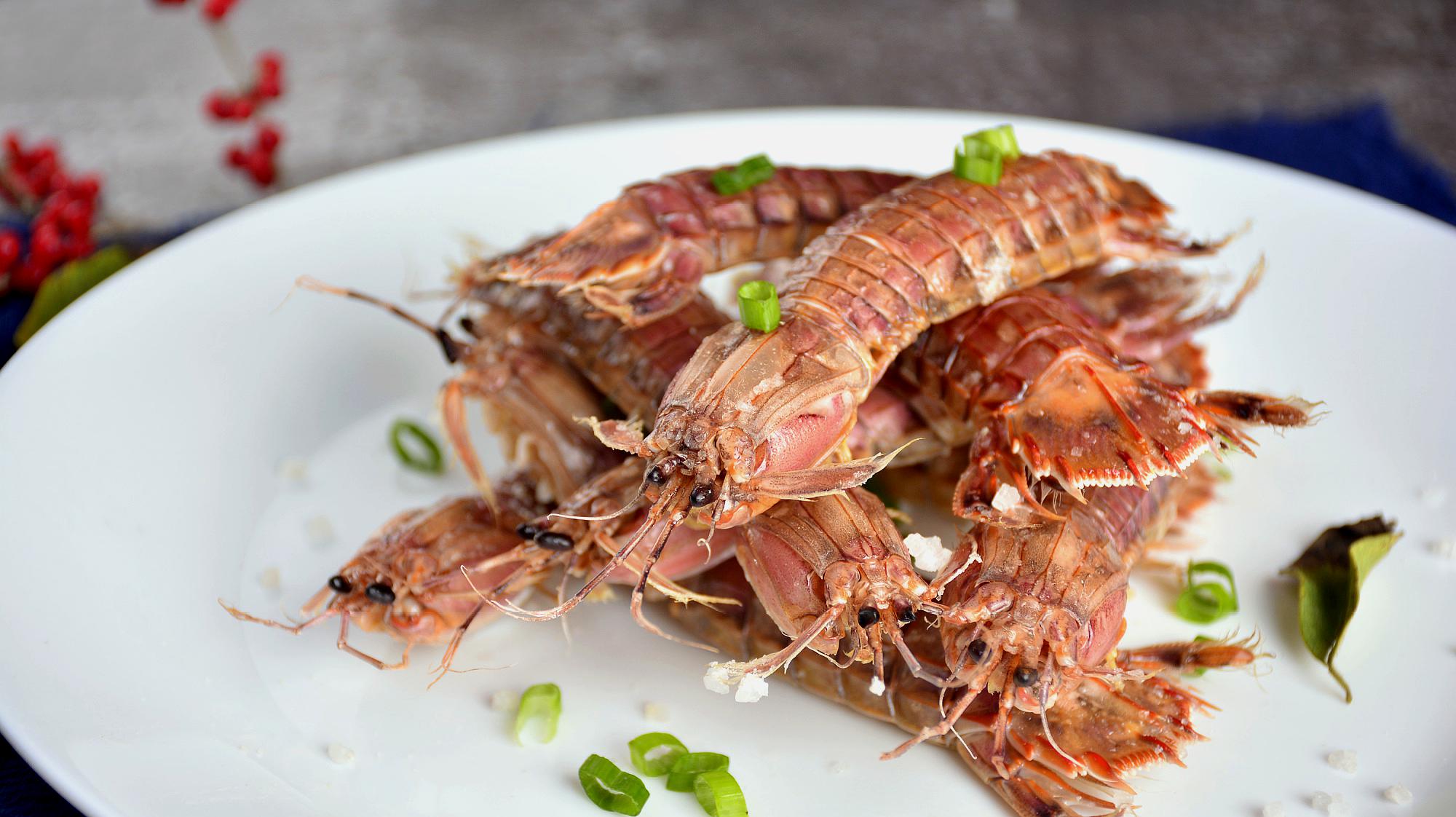 皮皮虾怎么做才好吃?吃惯了清蒸,不如来道盐焗做法,咸香味美