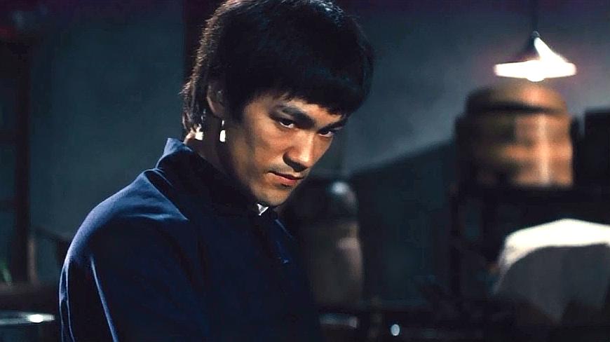 精武门:冯管事做了什么,活生生被李小龙用拳头打死,看完就懂了