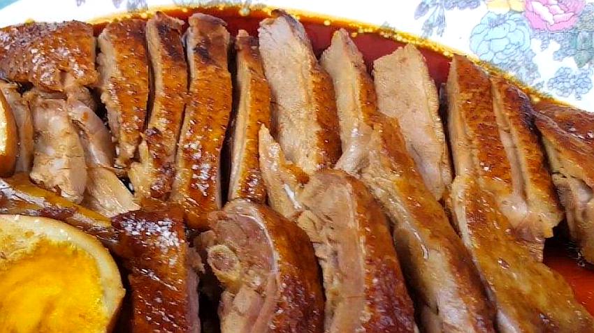 懒人版的卤鸭脚做法,酱香浓郁有窍门,色香味俱全,胃口大开!