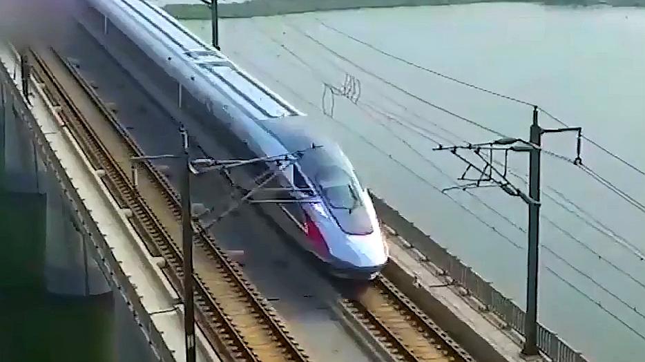 中国最特殊的高铁,每天凌晨出发却不售票,再有钱都不能坐!