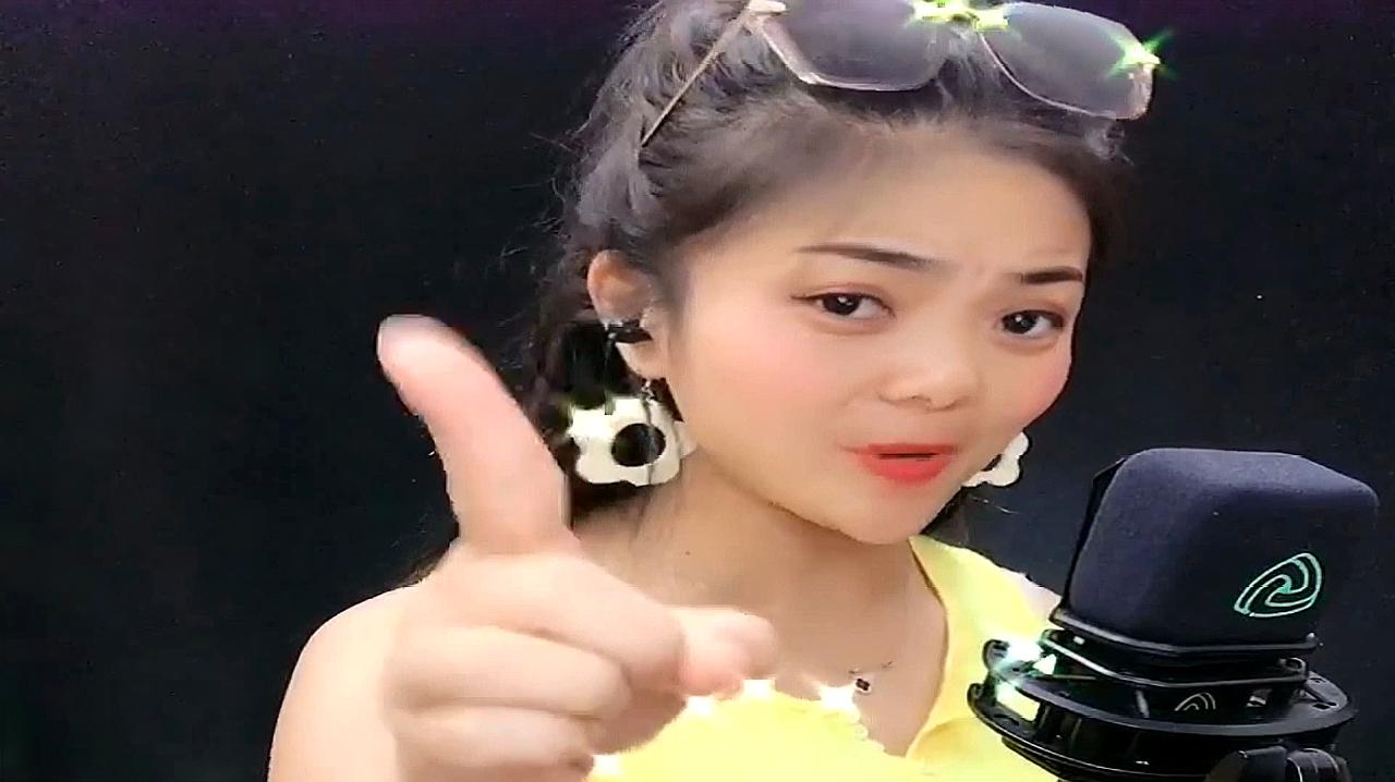 网红女歌手翻唱《不配说爱我》,伤感又好听,值得单曲循环!