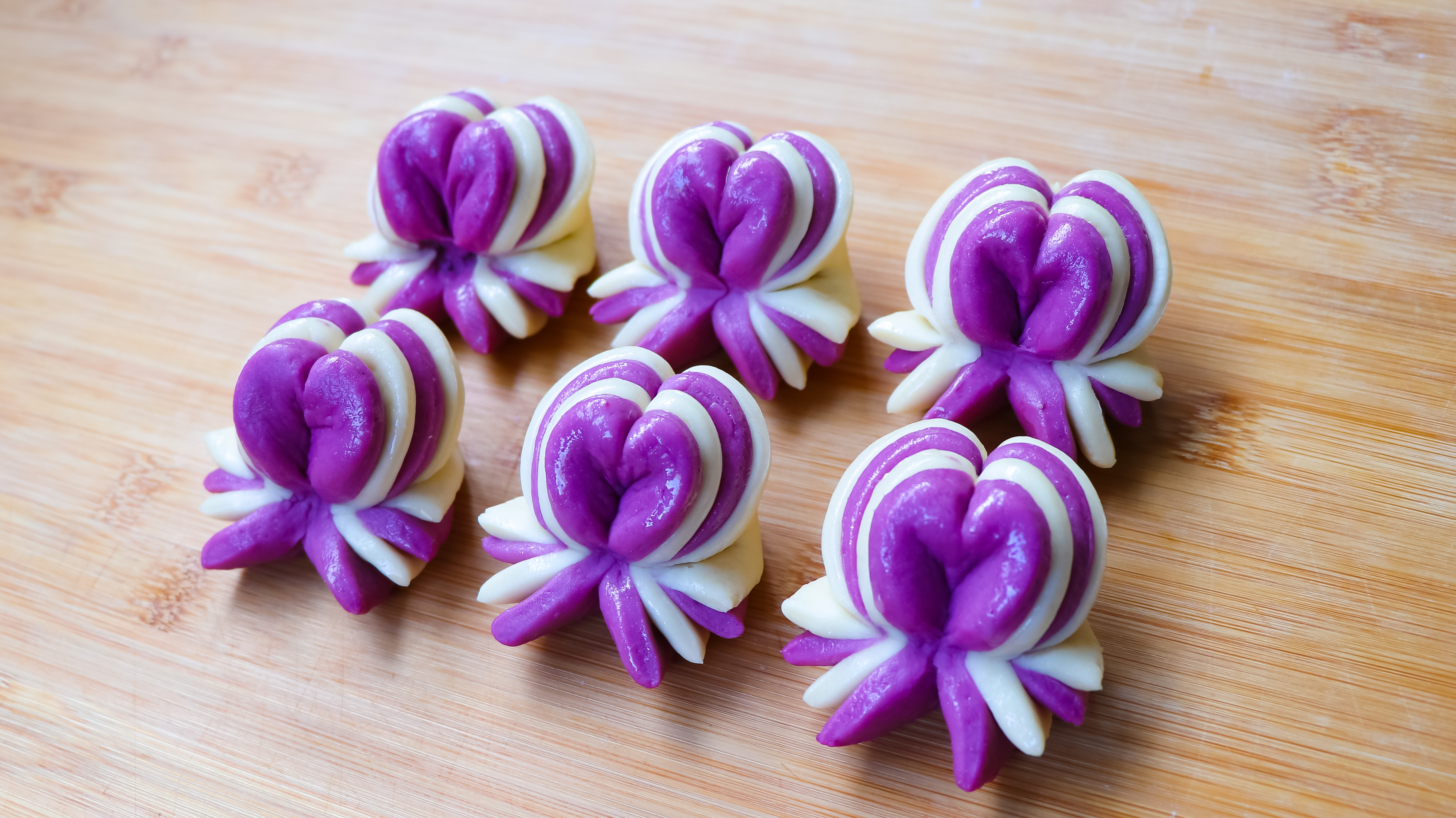 教你面点新做法,这个手法还是第一次见,简单易学有特色