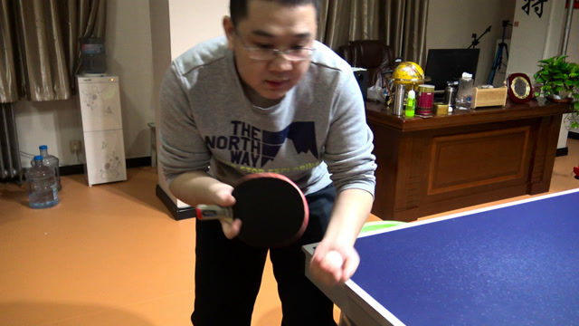 乒乓球直拍技术是怎样一种打法?看完涨知识了!赶紧看看吧!