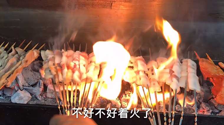 家庭烧烤怎么点燃木炭 百度 家庭烧烤怎么点燃木炭 百度