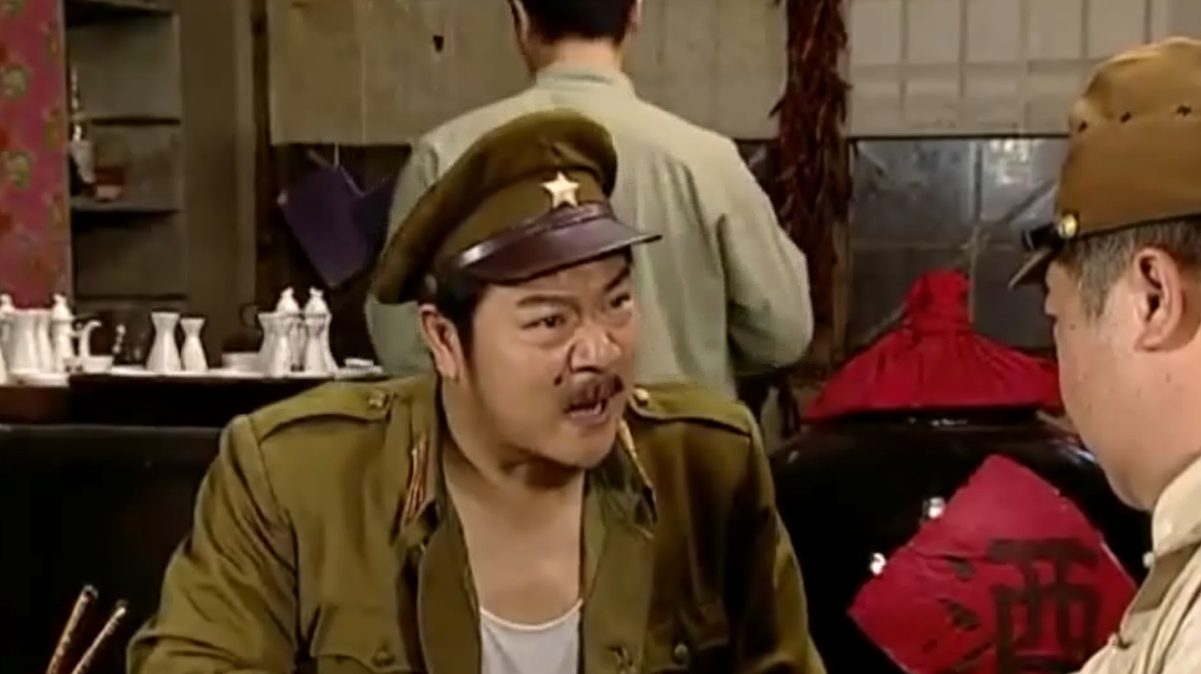 地下交通站:白翻译实力坑黄队长,可怜的黄队长又被卖了!