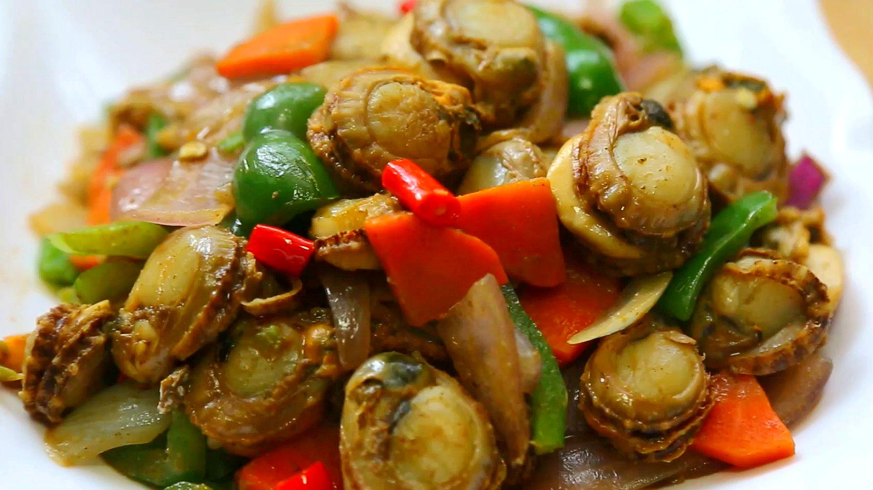 扇贝炒辣椒:鲜美又营养,上桌就清盘,洋葱甜又美味的扇贝肉