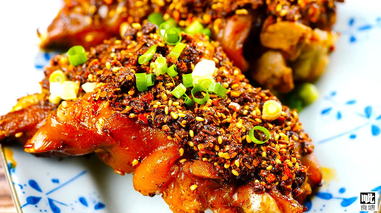 想吃麻辣烤猪蹄不用去排队了 在家一小时轻松搞定 麻辣软糯很好吃