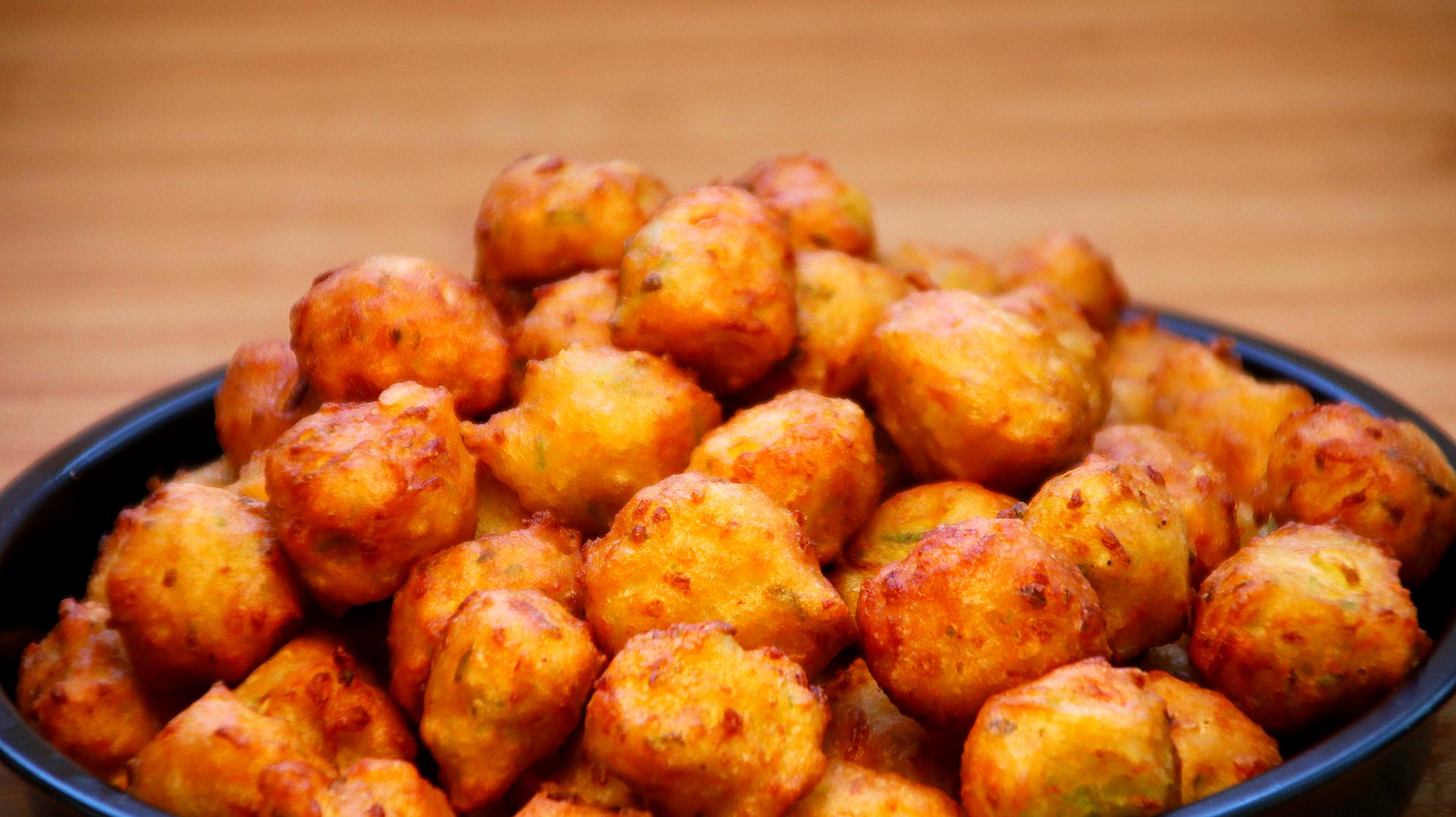 萝卜丸子好吃有技巧,不加一滴水,外酥里嫩,一口一个孩子吃得香