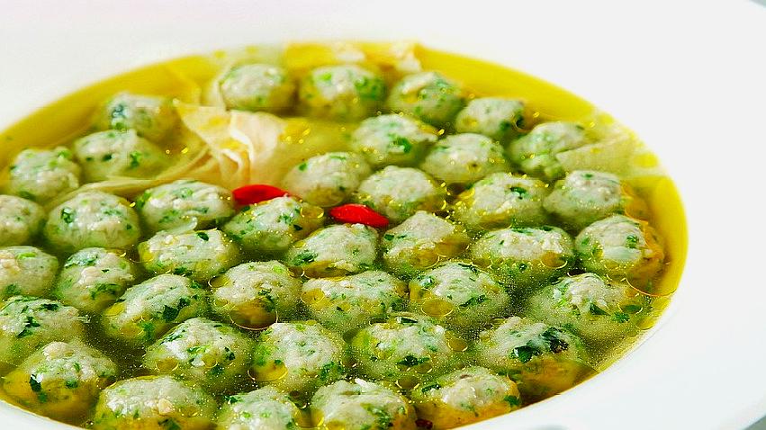 最详细汆丸子教程,边赏风景边做菜,香菜丸子人人爱,一盆不够吃