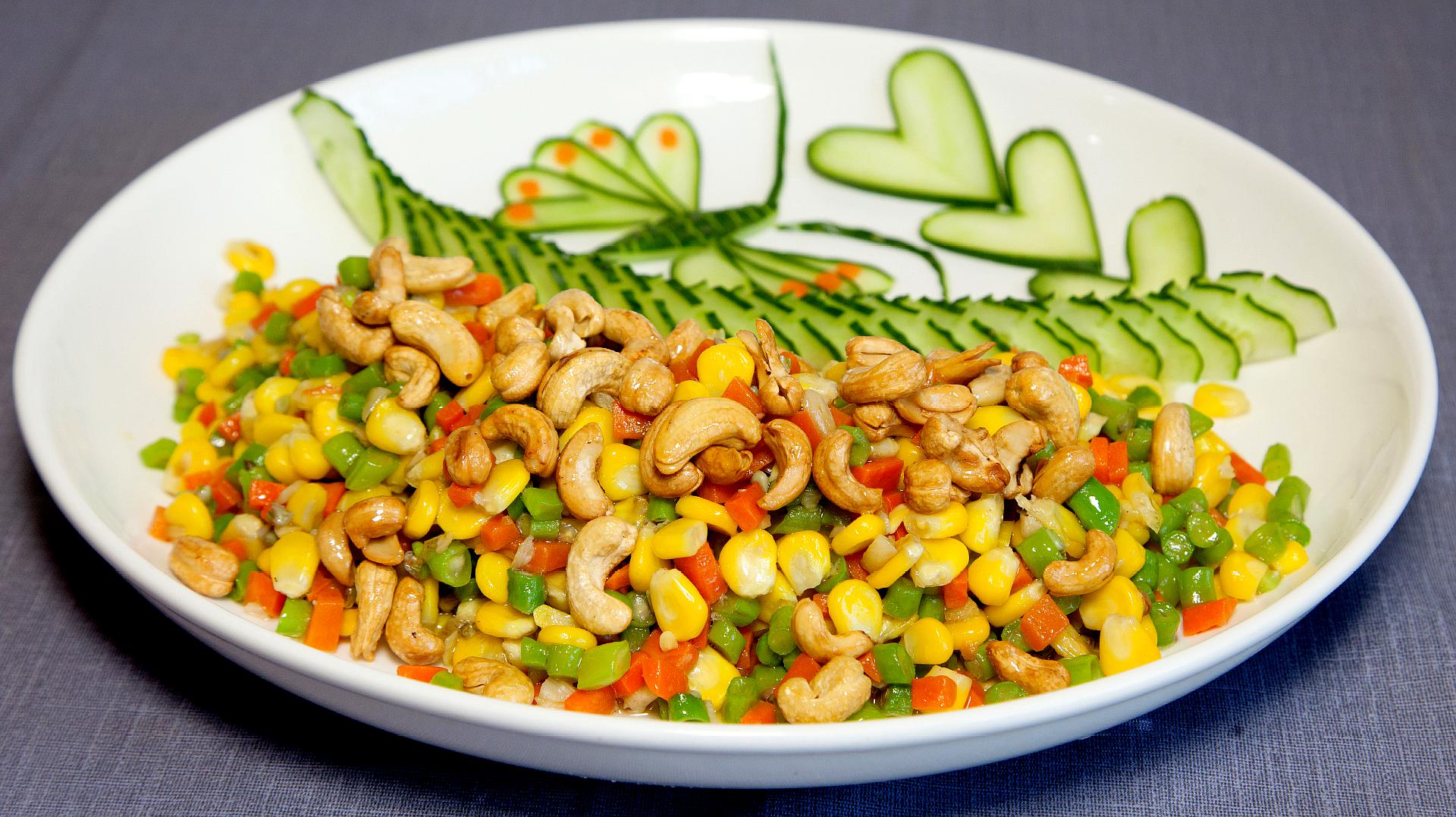 玉米炒腰果,常见的食材做出不一样的味道,吃着比肉还香