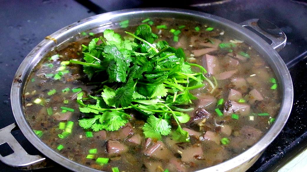 猪血汤最好吃的做法,掌握这个诀窍,简单一做,滑嫩可口又下饭