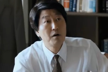 《辩护人》预告 宋康昊演韩国总统旧事_百度视频搜索