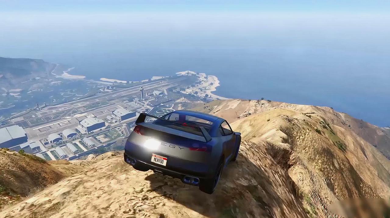 gta5:蜘蛛侠的驾驶技术好厉害,这样也能开车?最后的跌落搞笑!