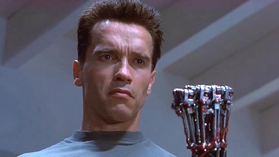 科幻动作片《终结者》精彩片段回顾,施瓦辛格塑造荧幕经典