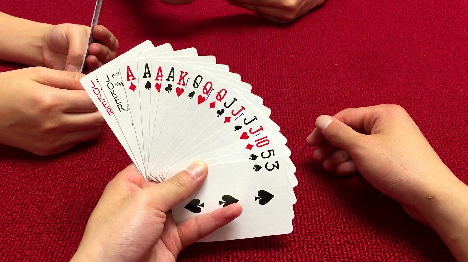 4小伙农民王炸2炸加飞机,这种牌怎么看都能赢,可