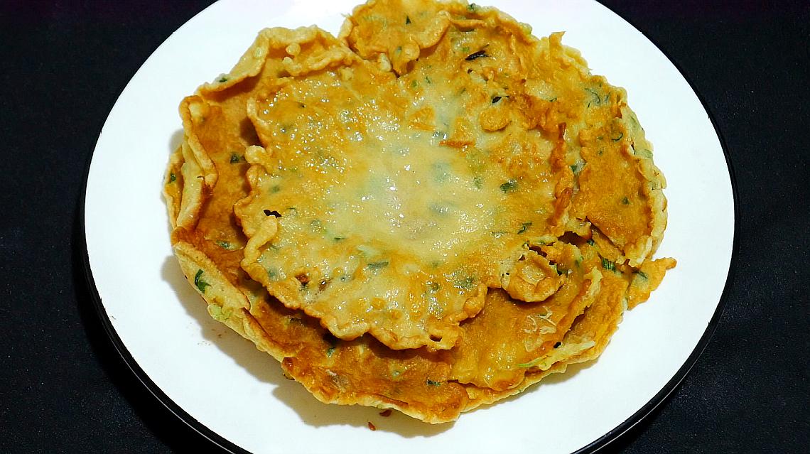 秘制葱花鸡蛋饼,不发面不烫面,做法简单,连菜都不用炒就可以吃