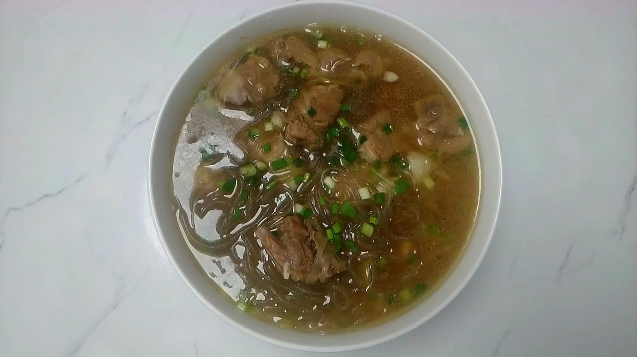 冬天喝一碗鸭肉粉丝汤,好喝又暖胃,喜欢的可以试一下
