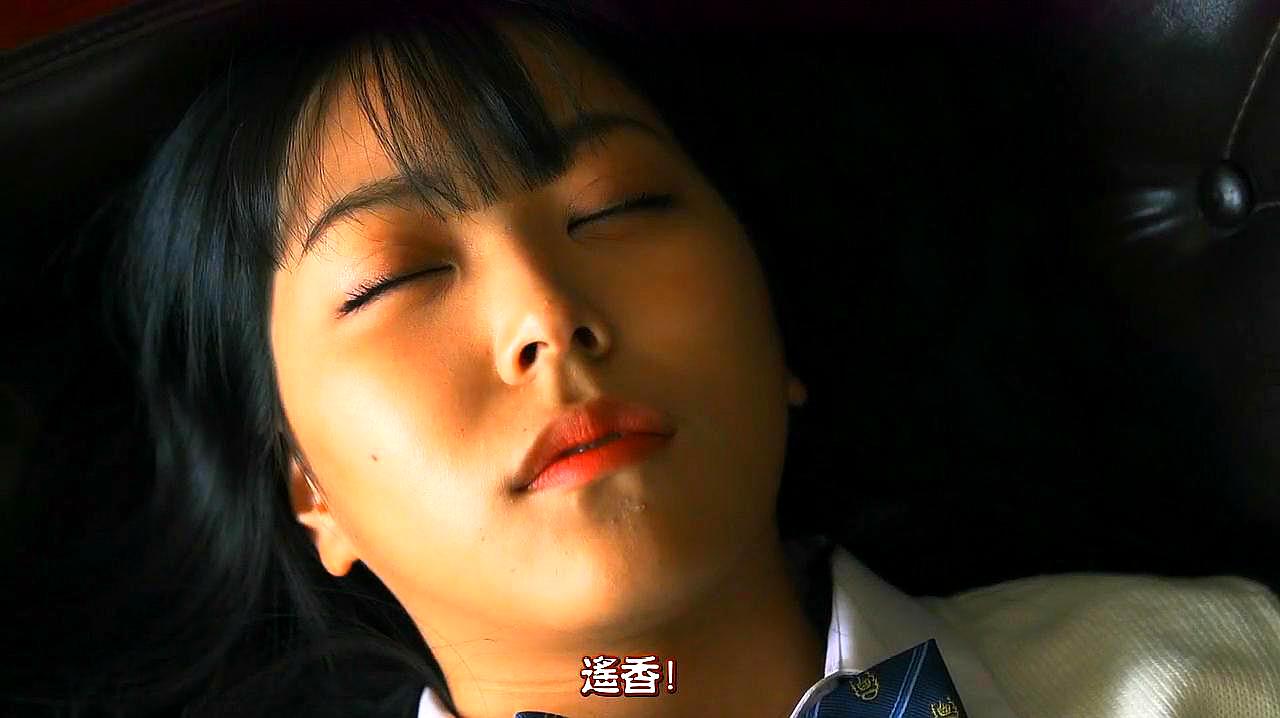 03:06  来源:好看视频-女孩夜夜听到敲门求救声,开窗发现好多血手印