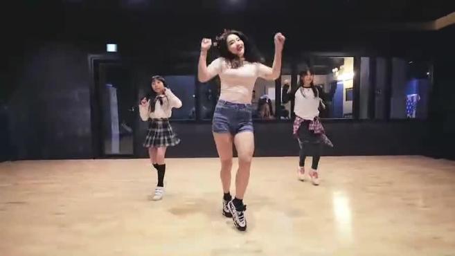 2019最火抖音舞蹈抖音《yes or yes》流行舞蹈视频 轻松简单易学