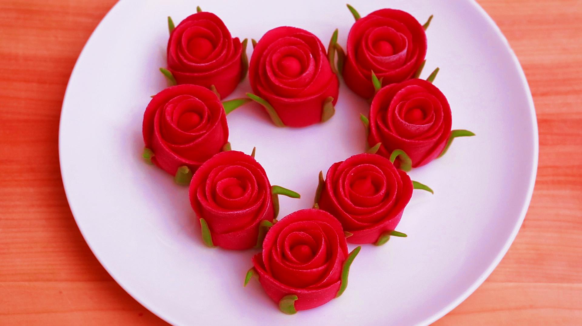 1哪吒款馒头:这款哪吒馒头看起来挺复杂,其实并没有那么难,简单配料