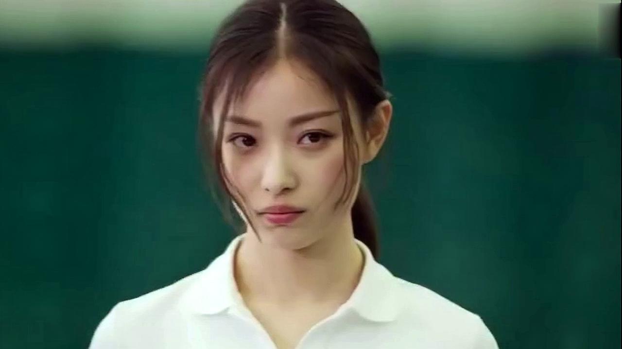 《28岁未成年》精彩片段速看,凉夏缤纷色彩的双重生活