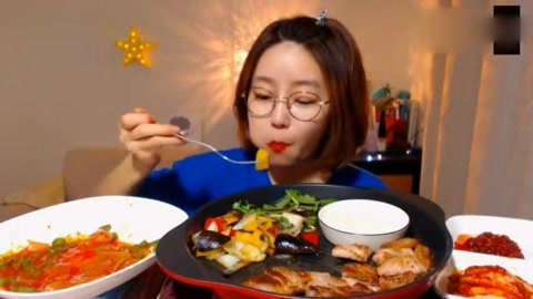 韩国大胃王欧尼美食吃播