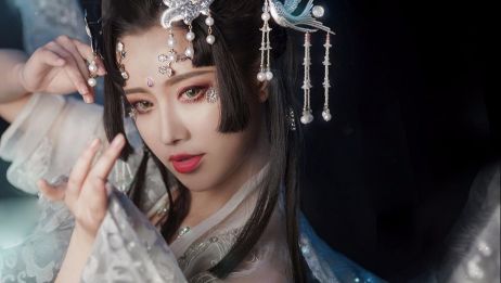 汉服 国家宝藏 葡萄花鸟纹银香囊文物拟人cos 爱言情