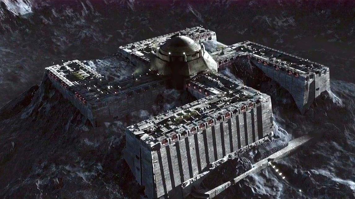 速看科幻电影《钢铁苍穹,月球暗面真的有个军事基地,可怕!