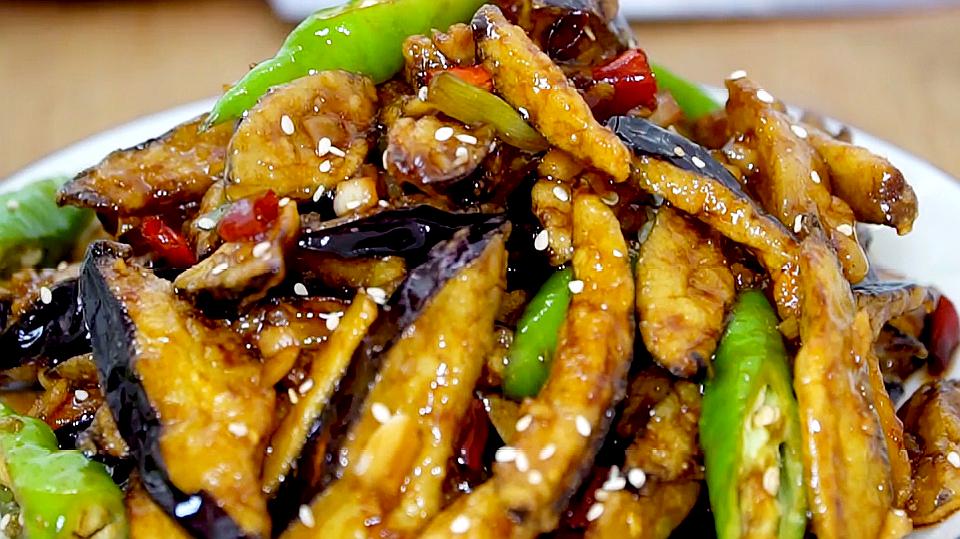 厨师长教你做烧茄子,做法简单,鲜香下饭,比饭店卖的都好吃