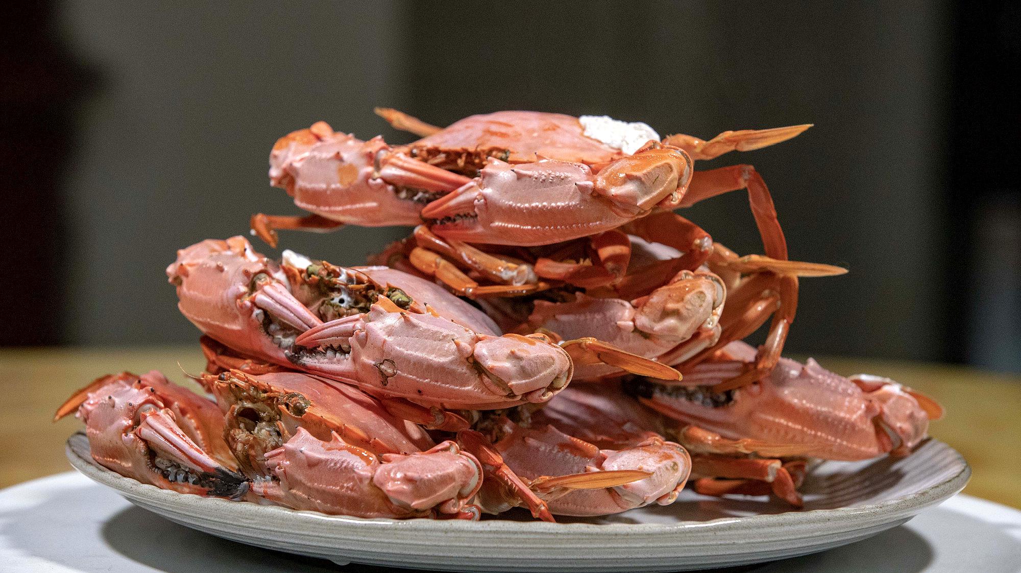 石蟹做法很多种清蒸最原滋原味,做法非常简单,出锅肉质鲜甜嫩滑