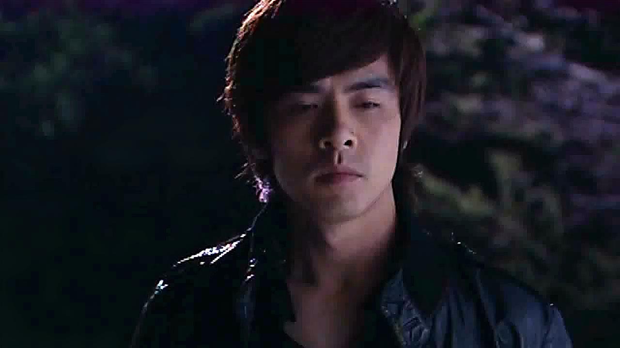 铠甲勇士:异能兽出现,黑犀铠甲登场收拾异能兽!