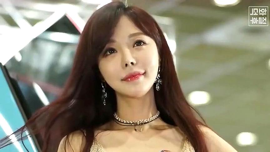 丰乳肥臀长腿细腰的俄罗斯美女