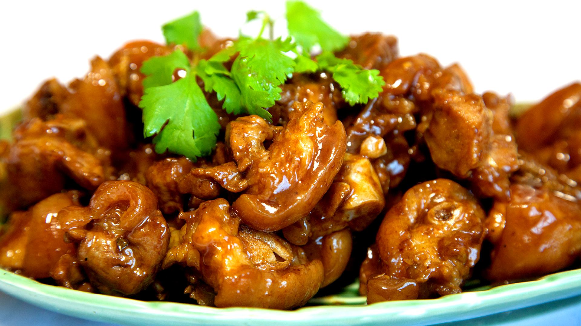 红烧猪蹄的正宗做法,厨师手把手教你做,还没出锅就香气扑鼻