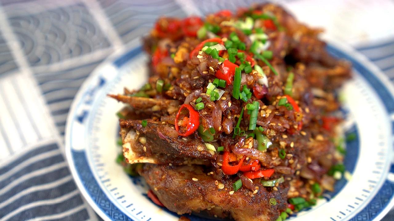 香辣扇子骨,外脆内鲜,嫩滑爽口,每块骨头上的肉都特香嫩