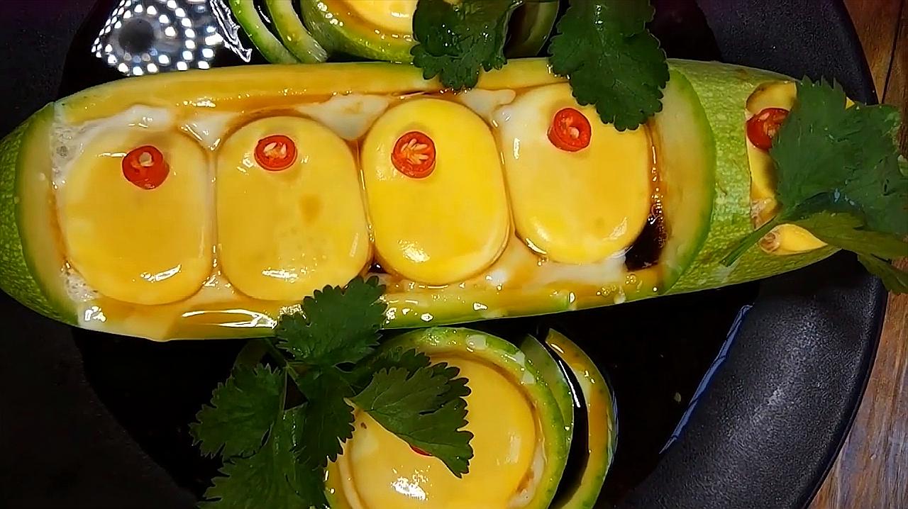 厨师长教你西葫芦酿蛋的做法,色香味俱全,上桌特别有面子