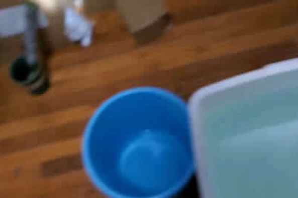 金鱼吃水面泡泡正常吗 百度 金鱼吃水面泡泡正常吗 百度