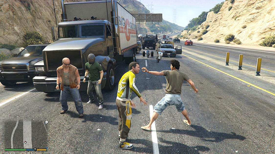 gta5:麦克破产后"在马路上抢别人的电动车被打了"太可怜了